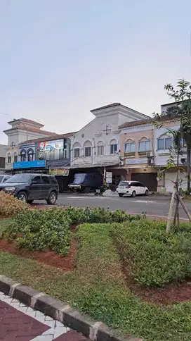 DIJUAL SERIUS Ruko 2 lantai SANTA MONICA Blok B Sederetan Kecamatan