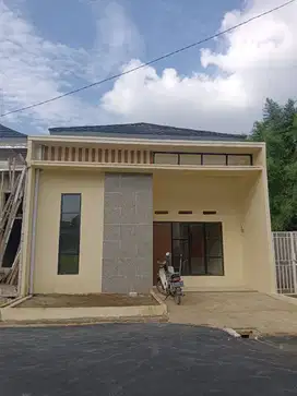 Rumah murah dijual cepat di pusat kota dekat sekolah, pusat belanja