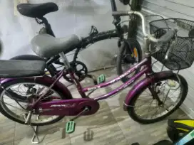 Sepeda ontel wanita ukuran 20