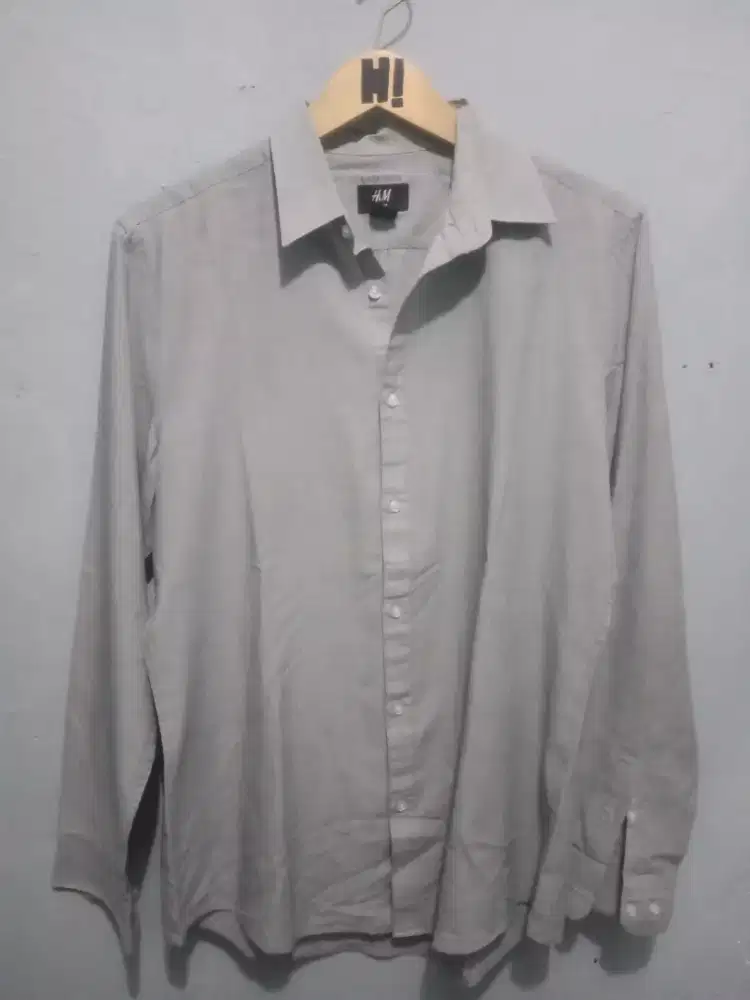 Kemeja Hm Grey.