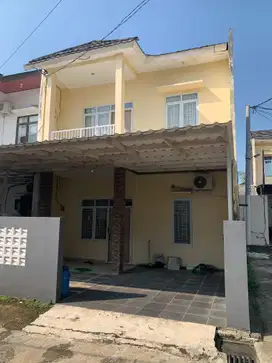 Exclusive rumah 2 lantai harga terjangkau 3 kamar tidur akses mobil