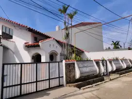 Rumah besar dan mewah dengan kondisi bagus terawat di Jatibening baru