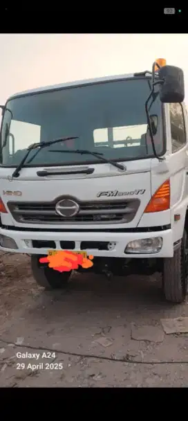 Hino FM320 Tracktor Head