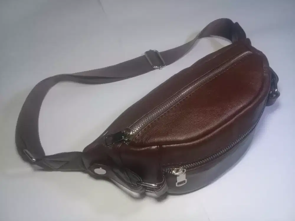 Tas Selempang Warna Coklat Muda