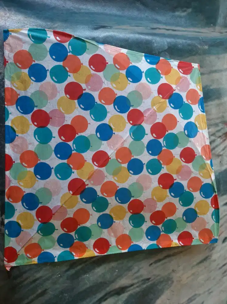 Layangan motif kado