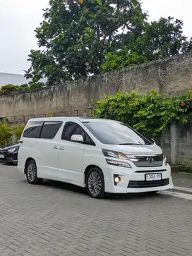 Toyota Vellfire Antiq 2014
