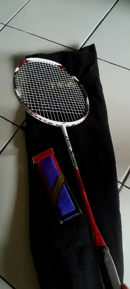 Raket badminton yonex arcsaber 11pr0