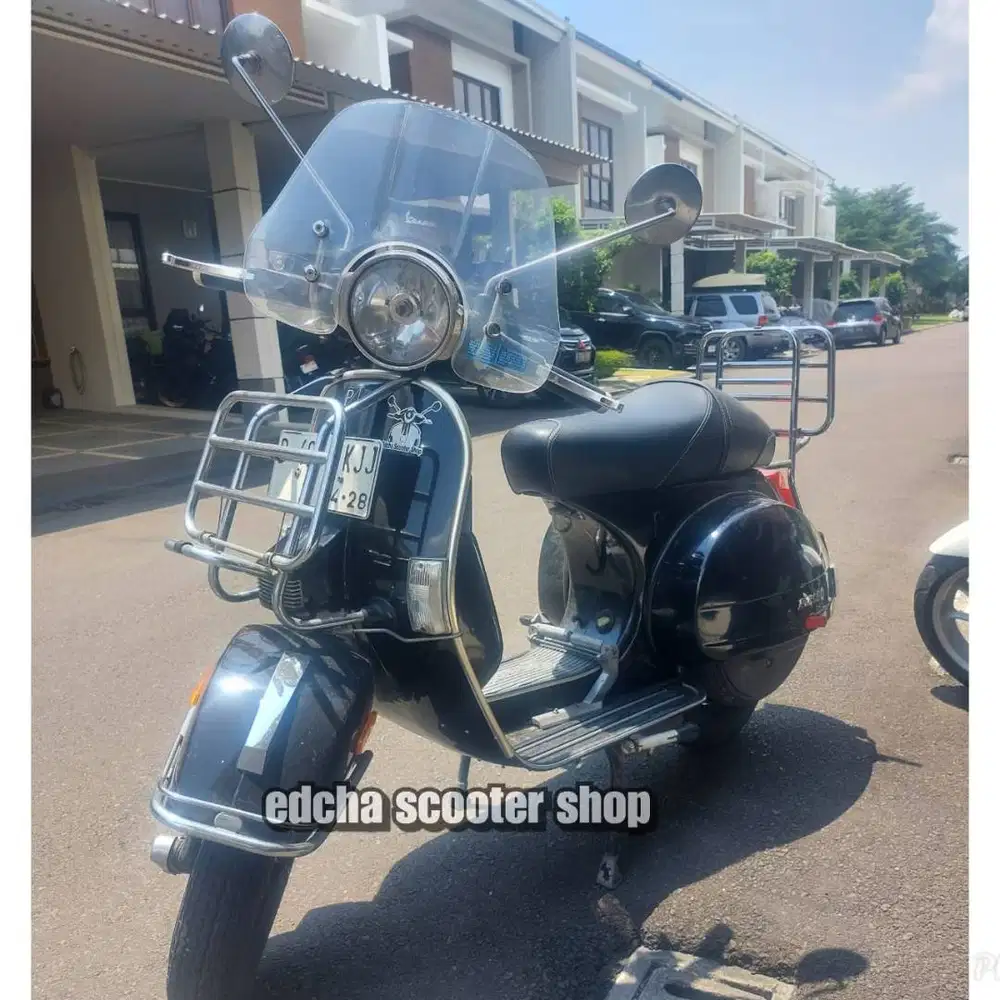Vespa New PX Original New PX Tahun 2005 Hitam Bekasi