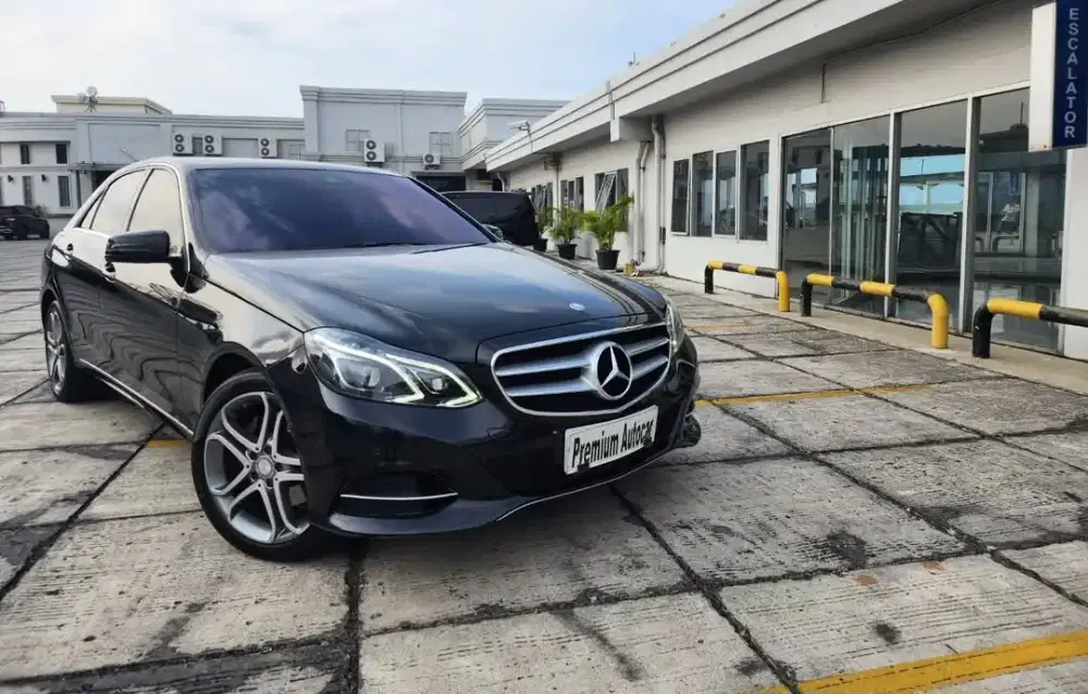 Mercedes-Benz E250 Avantgarde AT (Low KM, No Malfunction)