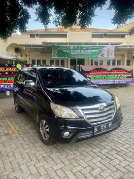 Kijang Innova (2015)