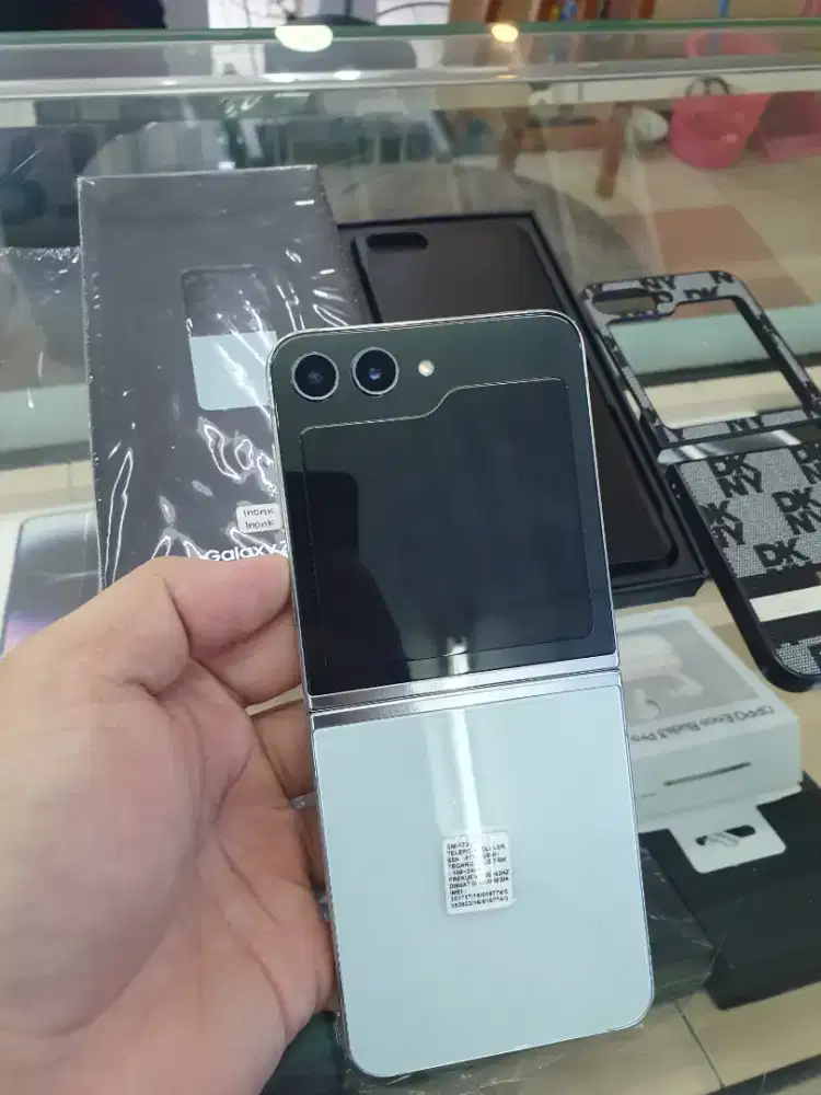 Samsung Flip 5 512gb mint istimewa mulus perfect sein