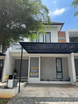 DISEWAKAN RUMAH SIAP HUNI DI CLUSTER HILAGO LENGKAP DENGAN INTERIOR