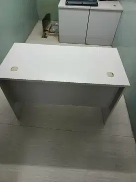 Meja kantor Indachi DD180
