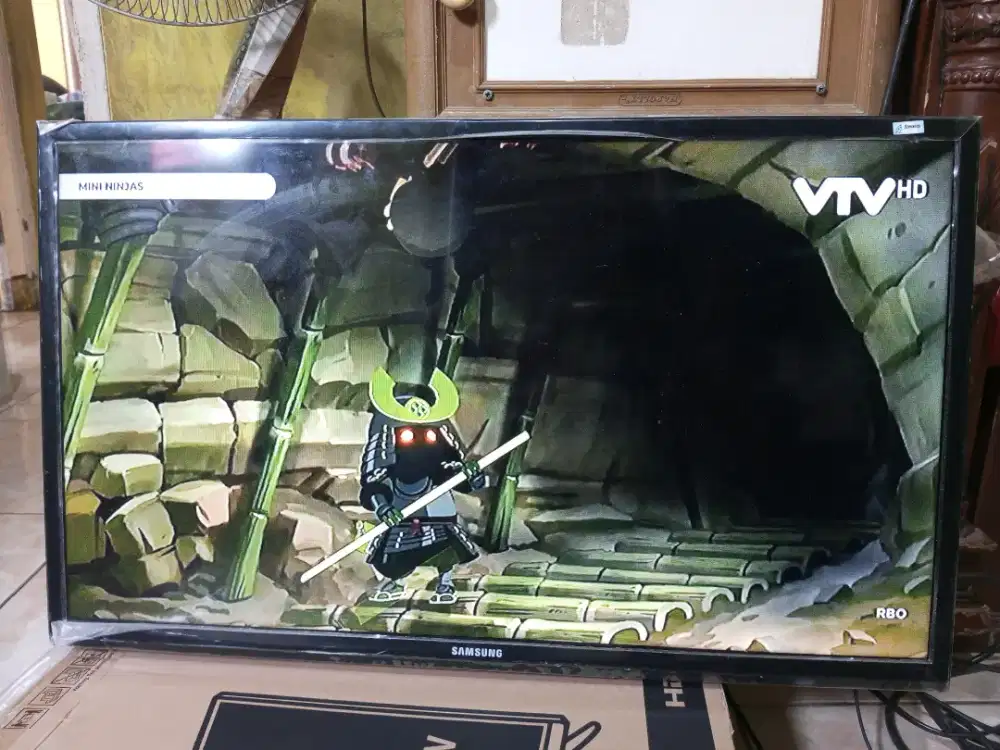Di jual TV LED Samsung 32 ich + STB