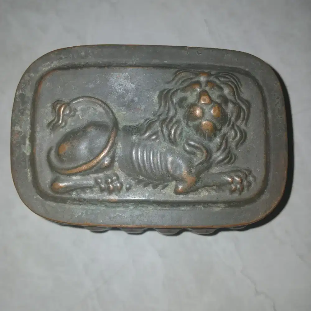 Cetakan puding kuno antik