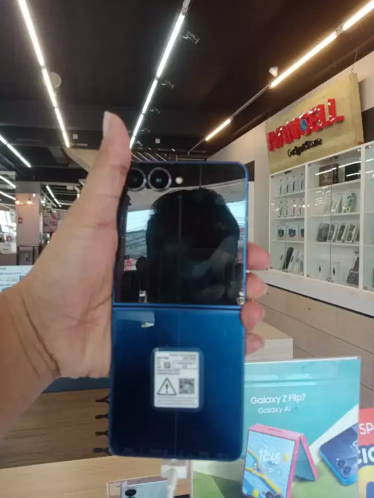 Samsung Z Flip7 Ram 12/256