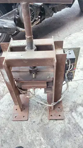 Mesin press/pemanas
