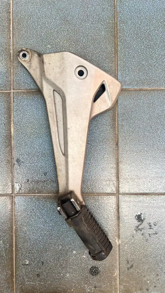 HONDA SUPRA X125 dudukan step