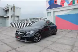 Mercedes Benz C300 AMG Line AT LIKE NEW