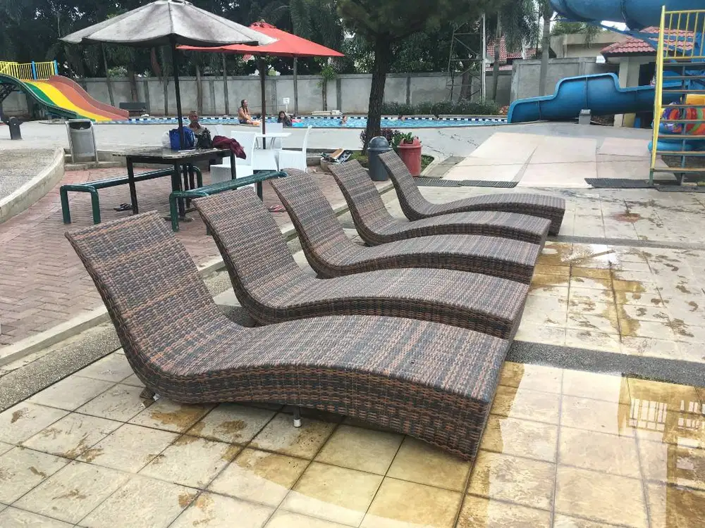 2026DC RS03 KURSI KOLAM RENANG ROTAN SINTETIS DEPOK