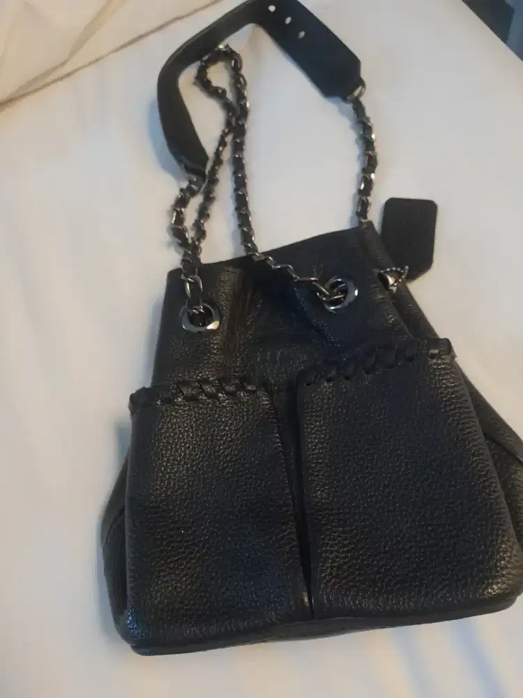 Peau Bag Hitam mulus