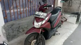 Di jual butuh uang Honda beat 2013  minus pemakaian body kaya di poto