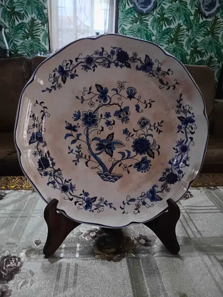 Piring keramik hias sangostone