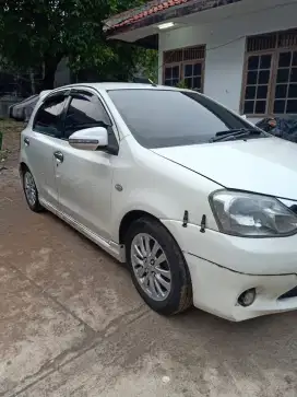 di jual mobil etios