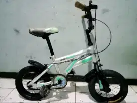 Dijual sepeda BMX FAMILY SPEED TRUCK 88 anak msih bagus ban msih tebal