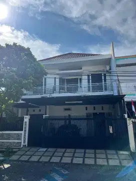 DIJUAL MURAH RUMAH CANTIK DI TENGGILIS UTARA DEKAT RAYA JEMURSARI
