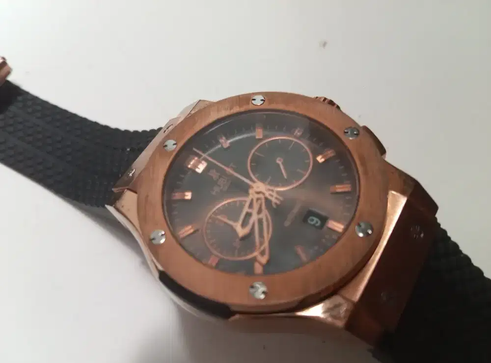 Jam Hublot Bahan Stenlis Stell Automatic Kondisi MATOT