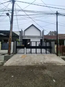 Rumah Baru Siap Huni di  Mutiara Gading Timur,Mustika Jaya Bekasi Kota