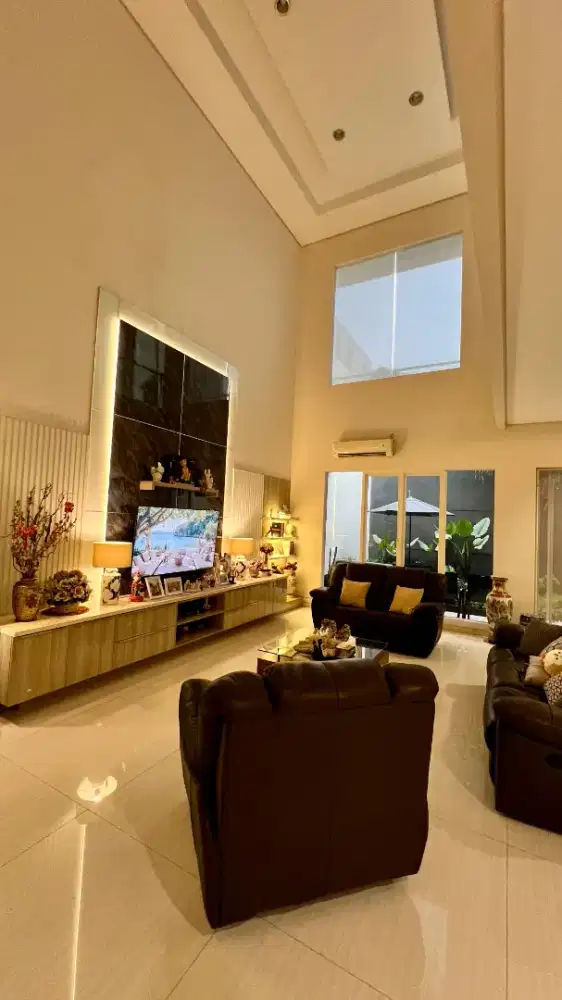 Rumah bagus mewah ada lift PSR extention  puri sentra raya citraland