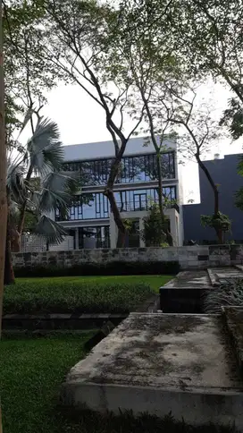 Gedung Komersial Perkantoran Di Jalan Raya Woodland Citraland