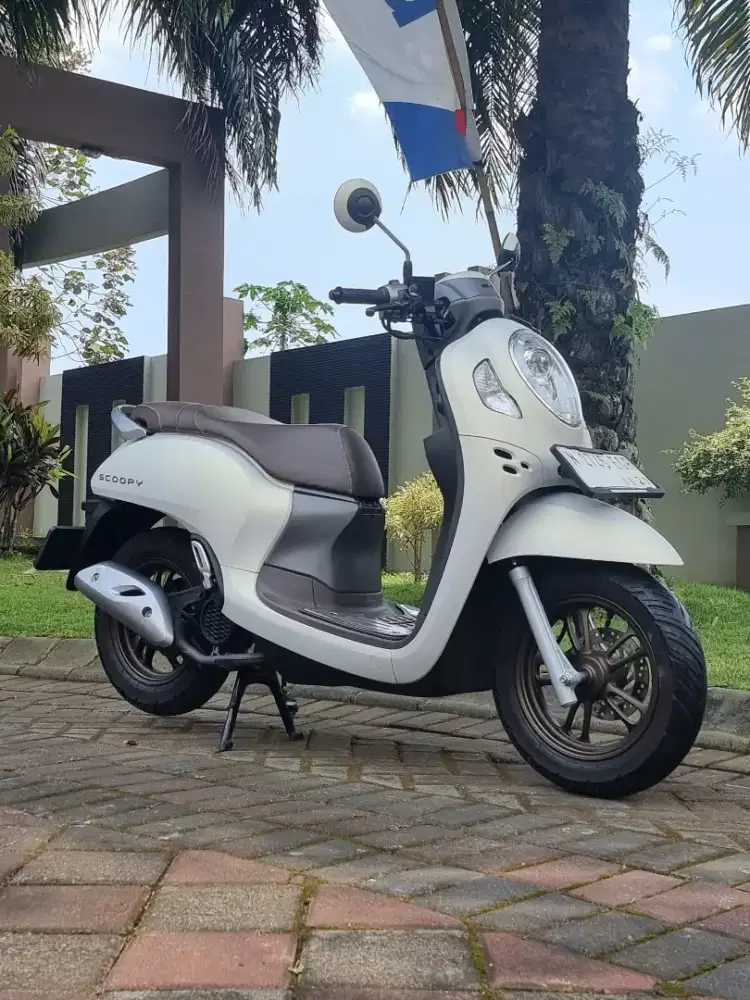 Honda Scoopy Prestige Smartkeyless 2024 Putih N Malang Odo 7rb Good