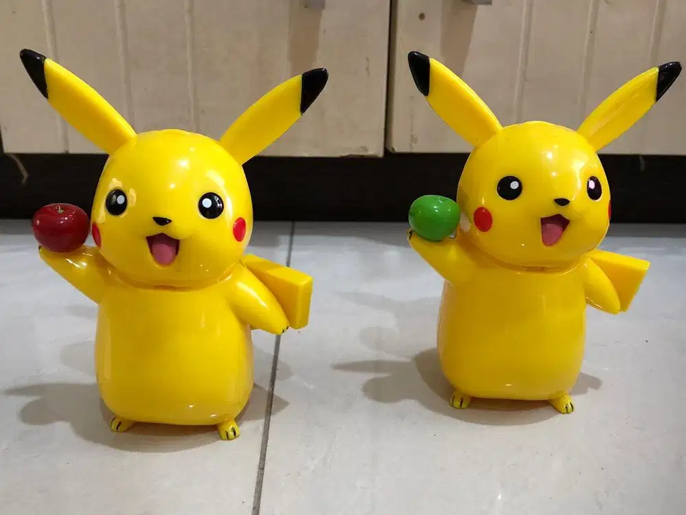 Action Figure Pikachu Pokemon Koleksi