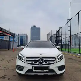 MERCEDES BENZ GLA 200 AMG 2018 / GLA200 2018