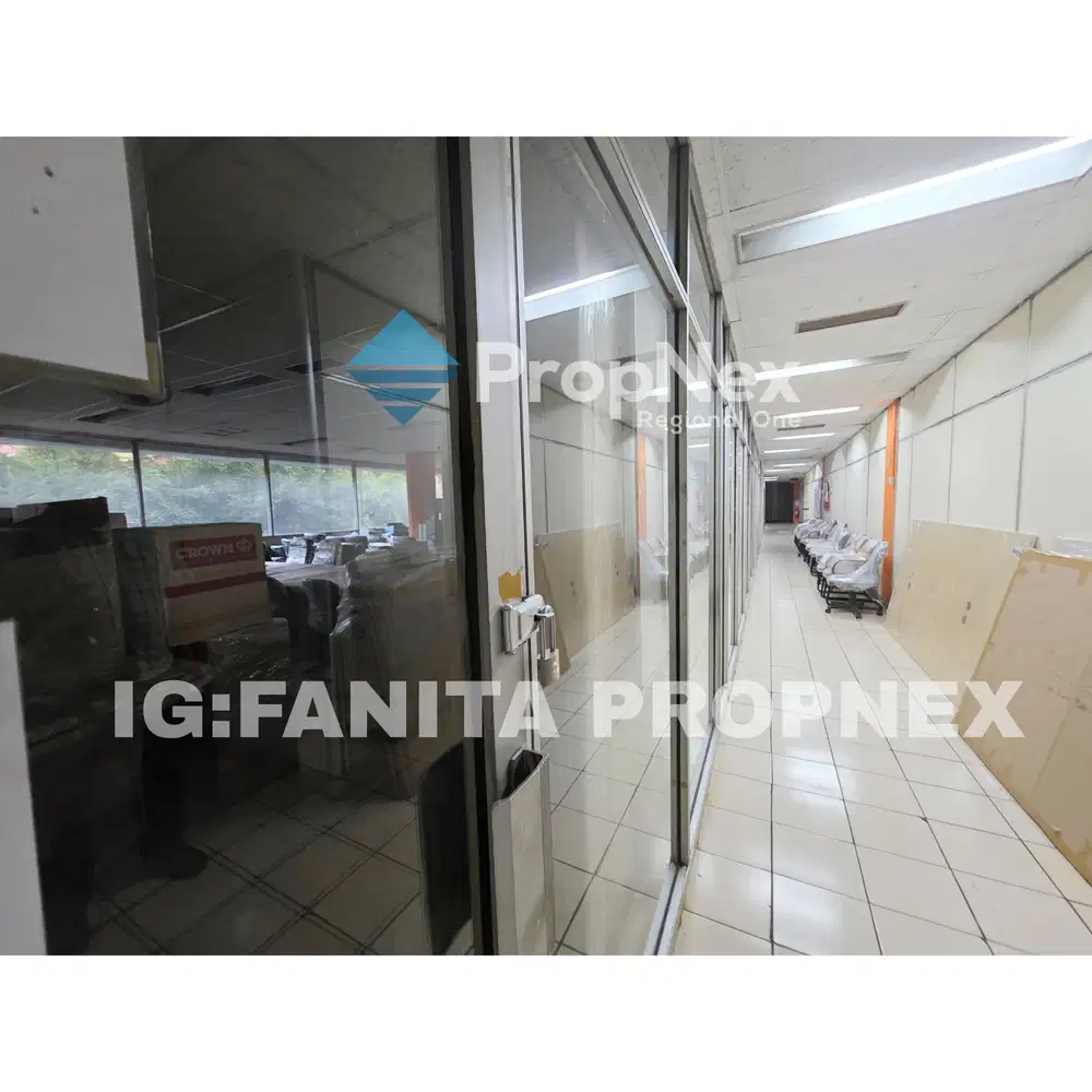 Dijual gedung komersil di Kemanggisan,JakBar LT4547m2 LB4500m2,SHGB