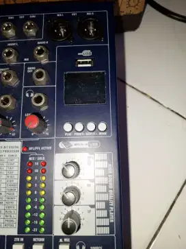 Dijual mixer soundcard  EFX 8/2