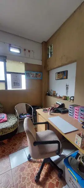 Di jual rumah belakang kampus widyatama cocok buat kosan