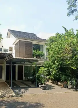 Di Jual: Rumah Renovasi Cantik di Telaga Golf BSD City