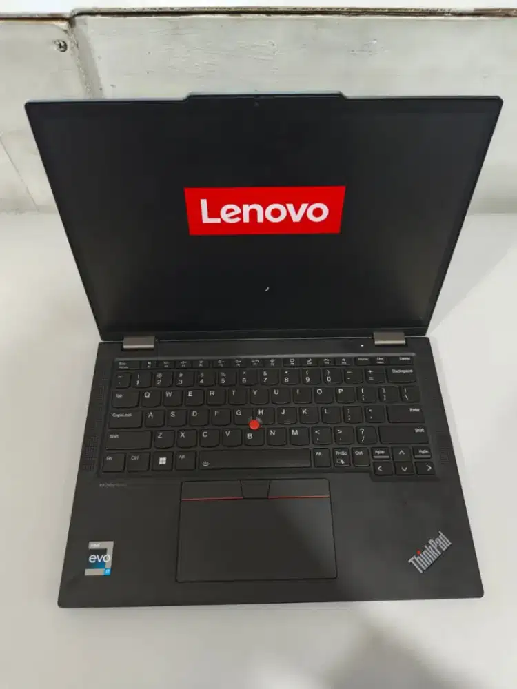 laptop Lenovo x13 yoga touchscreen