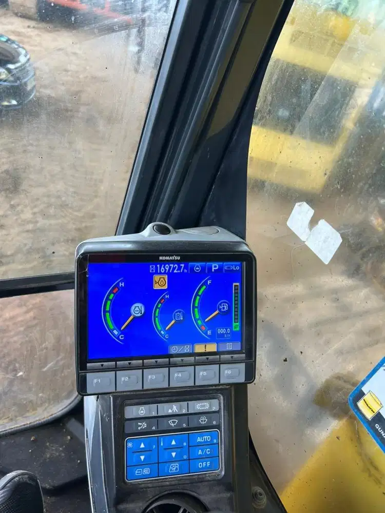 Excavator komatsu pc 300-8MO tahun 2018