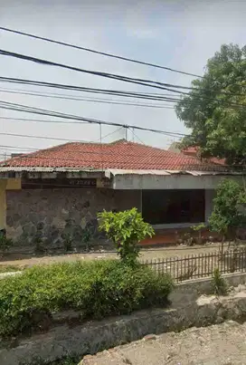 Di Jual Cepat Rumah Tua Hitung Tanah Luas 637m2 di Karawang Barat, Jawa Barat