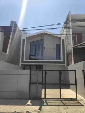 Dijual Rumah Mulyosari Utara
200m dari jalan raya Mulyosari
