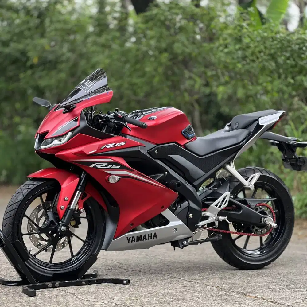 YAMAHA YZF R15 V3 MERAH 2017 KM LOW PAJAK PANJANG SIAP GASPOL