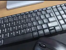 Keyboard LOGITECH MK215 Combo Mouse Hitam Wireless