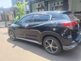 Dijual HRV  1.8 Prestige Bensin-AT 2017