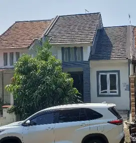 Disewakan rumah satu lantai di legenda wisata cibubur