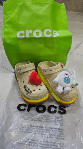 Sendal crocs bubble crush